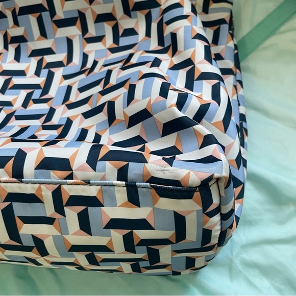 2/$10 A New Day Zippered Tote with laptop compartment - Picture 5 of 12